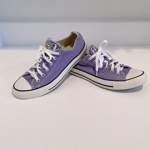 Converse Chuck Taylor All Star Classic Low Top Shoe Women’s Size 9/Men’s Size 7